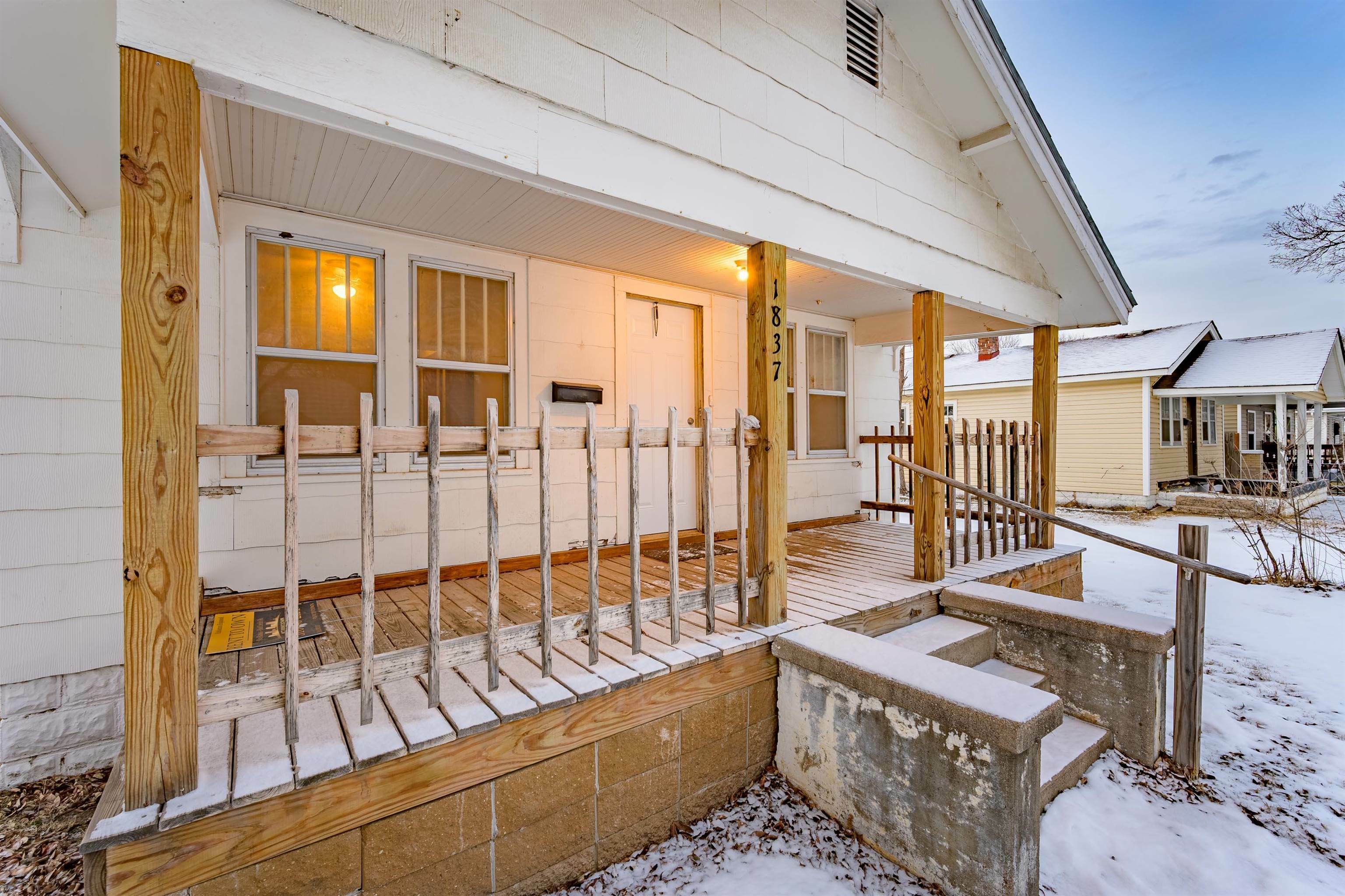 Property Photo:  1837 S Saint Francis St  KS 67211-4228 