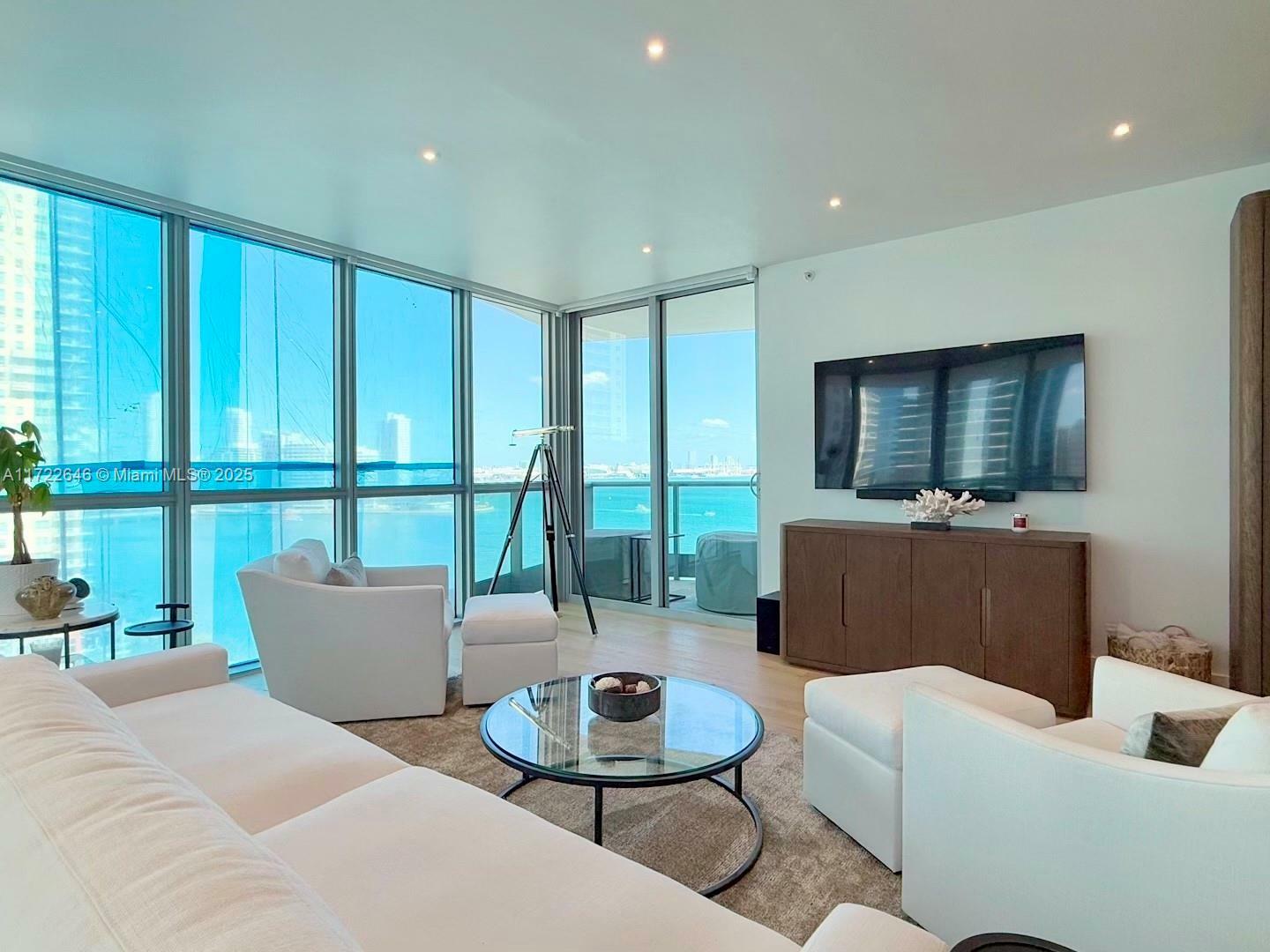 Property Photo:  1331 Brickell Bay Dr 1102  FL 33131 