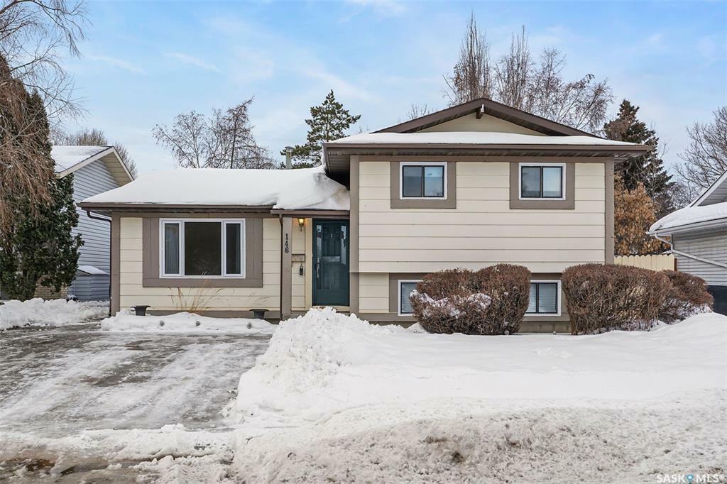 Property Photo:  146 Weyakwin Drive  SK S7J 4M5 