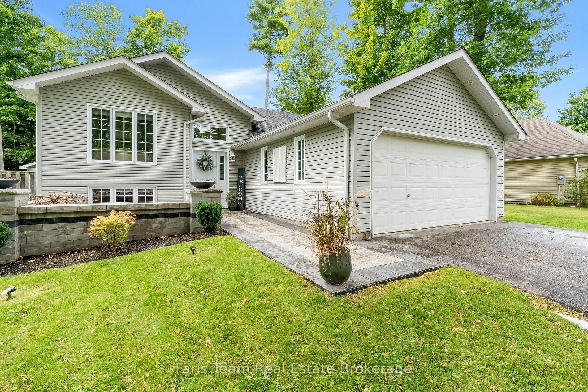 Property Photo:  39 Saint Laurent Blvd  ON L9M 1R3 