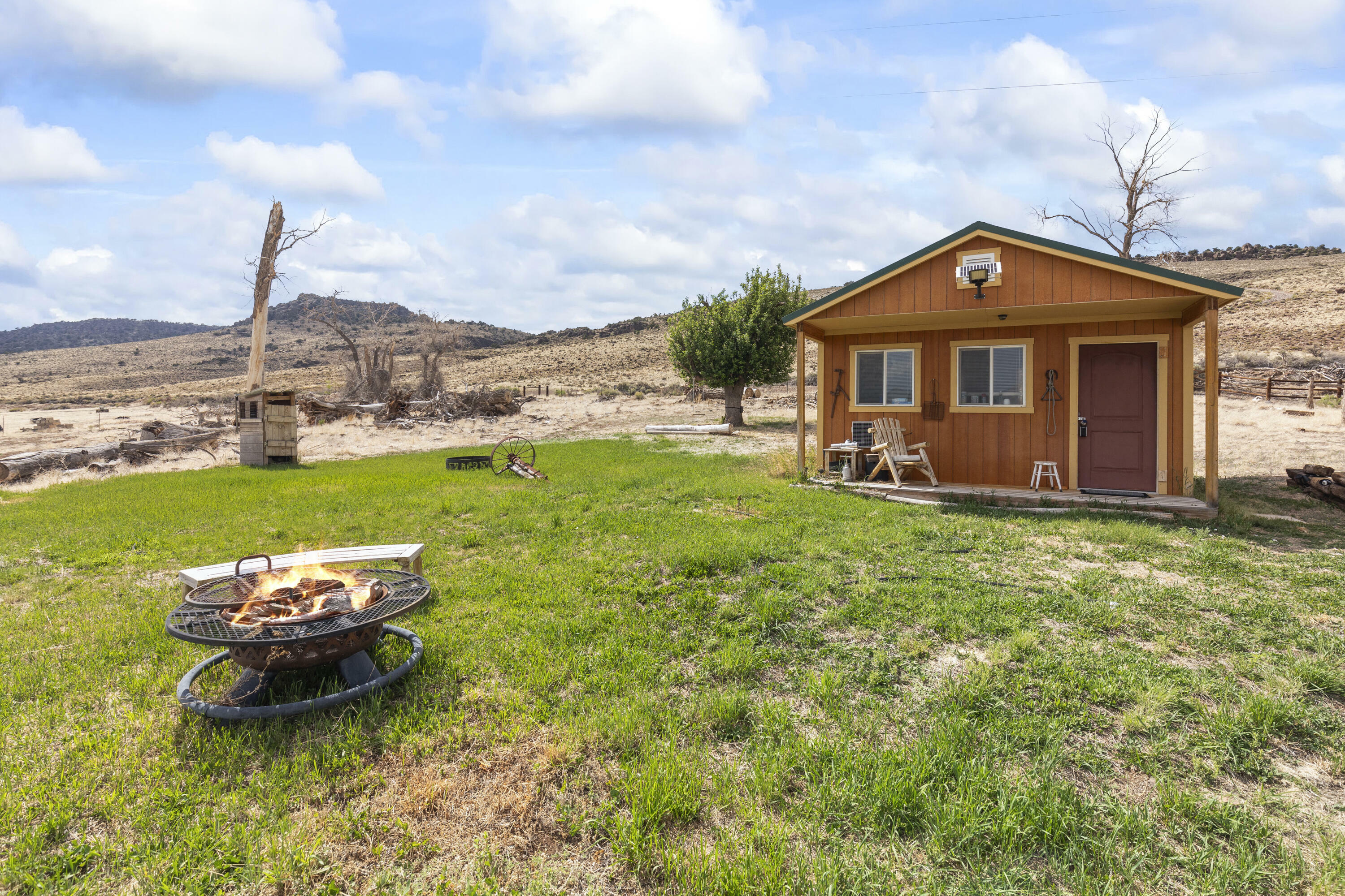 Property Photo: 1054 E Jakes Place Rd UT 84747