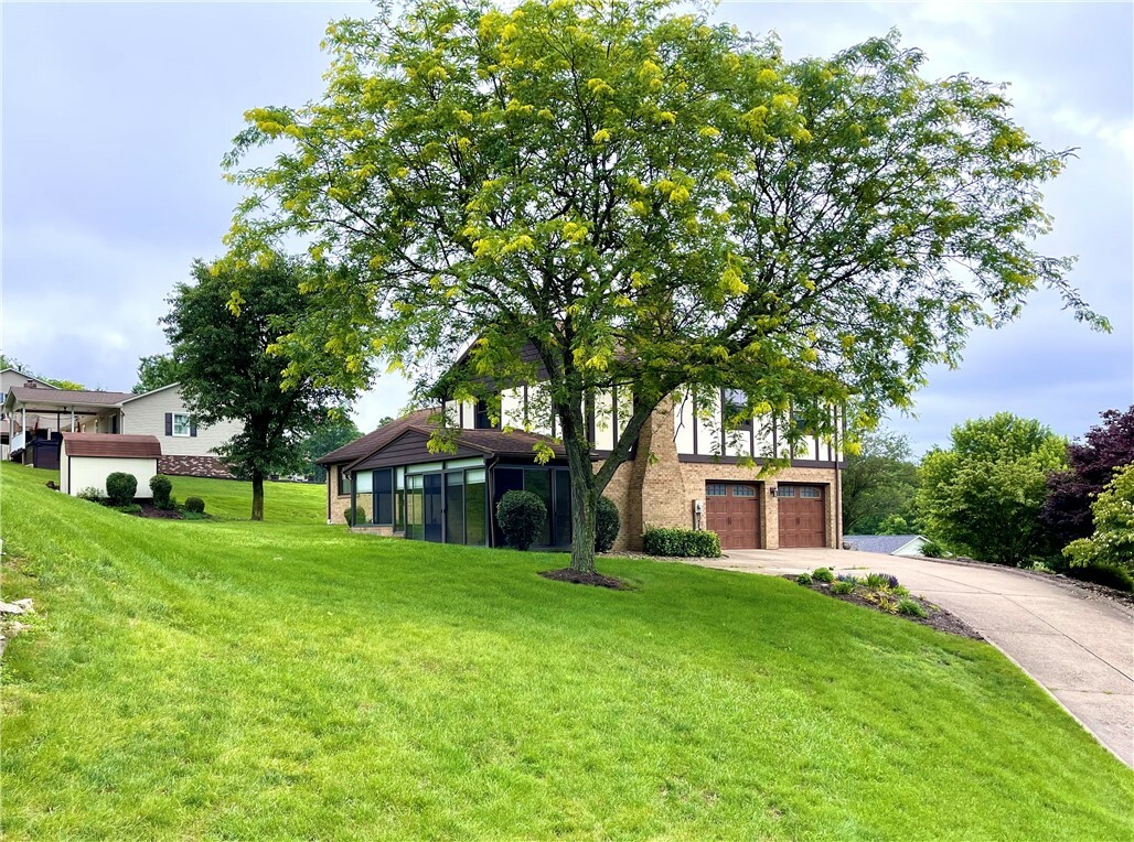 Property Photo: 291 Annuity Dr PA 15301