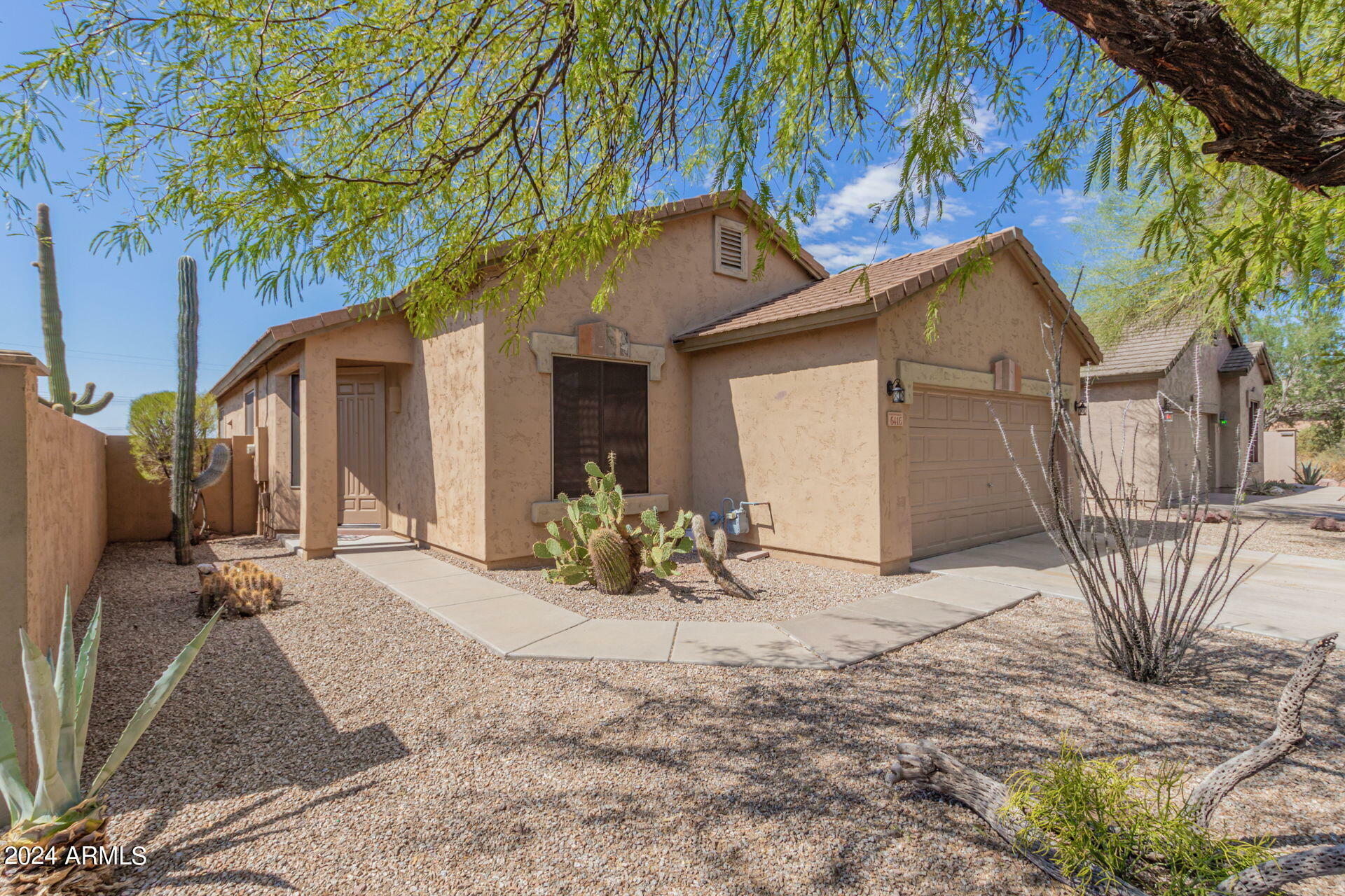 Property Photo:  6416 E Hacienda La Noria Lane  AZ 85118 