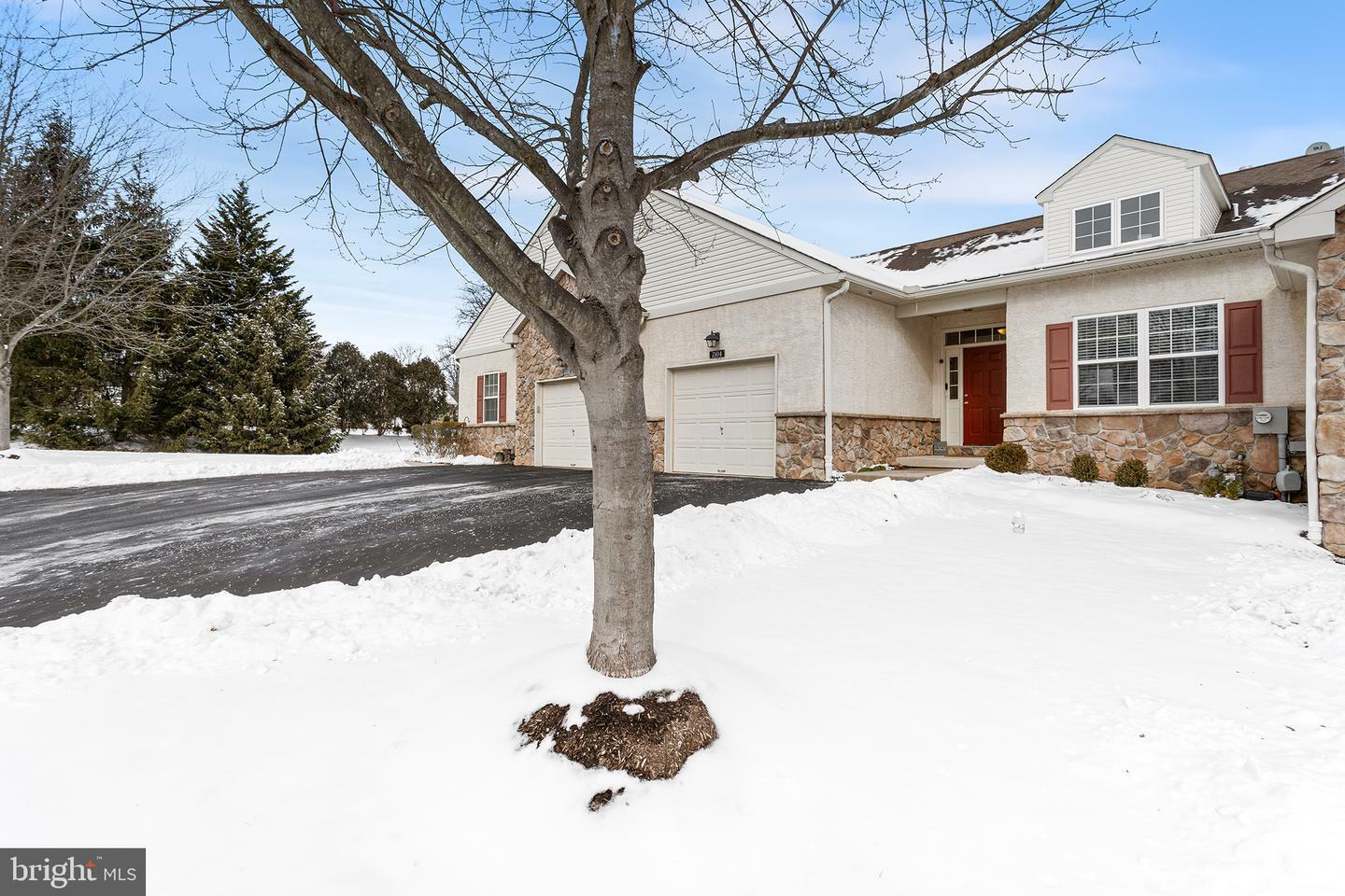 Property Photo:  2104 Hidden Meadow Drive  PA 18915 