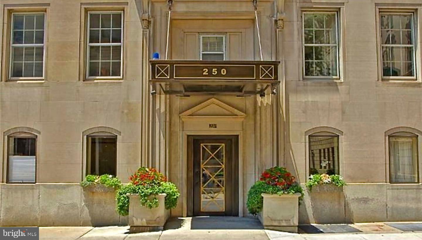 Property Photo:  1800 Rittenhouse Square 702  PA 19103 