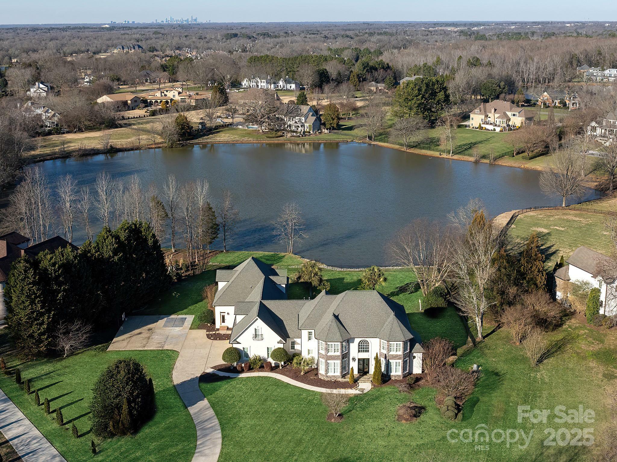 Property Photo:  424 Fairhaven Court  NC 28173 