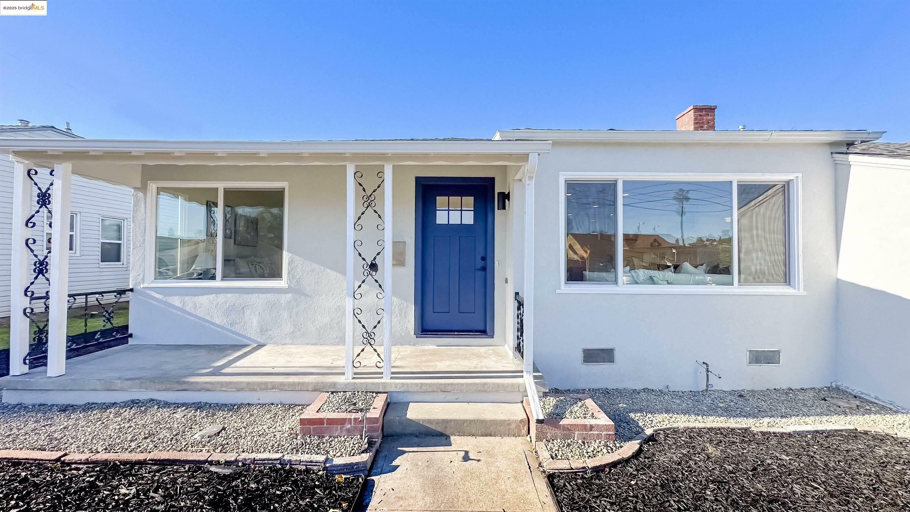 Property Photo:  1527 139th Ave  CA 94578 