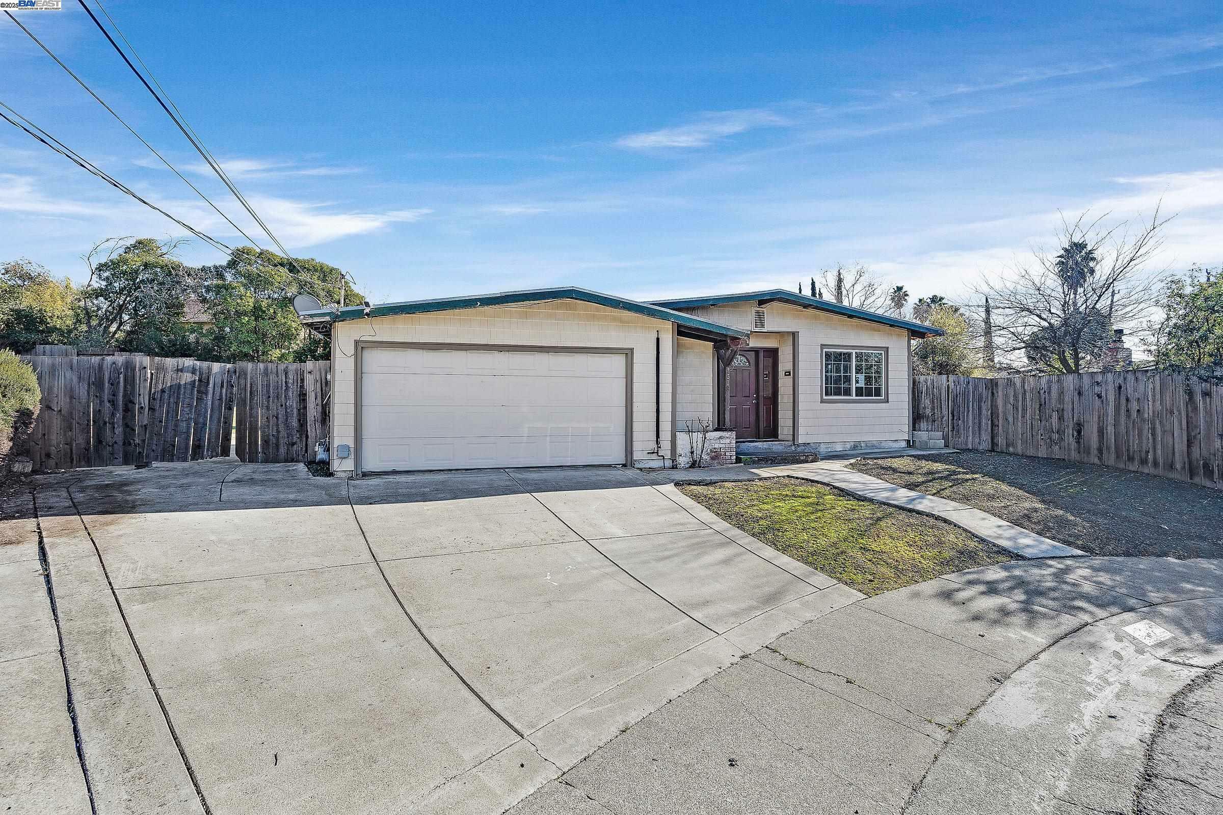 Property Photo:  1318 Perth Ct  CA 94521 