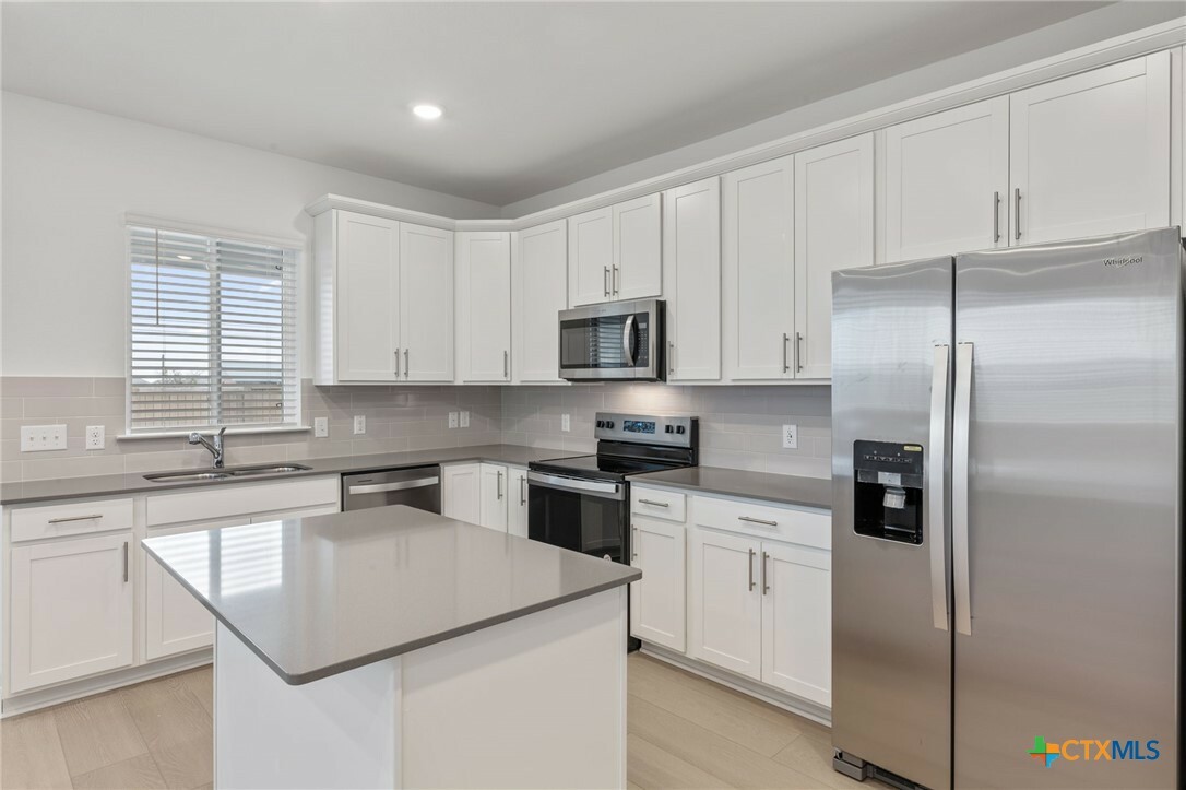Property Photo: 1329 Big Sky Road TX 76513