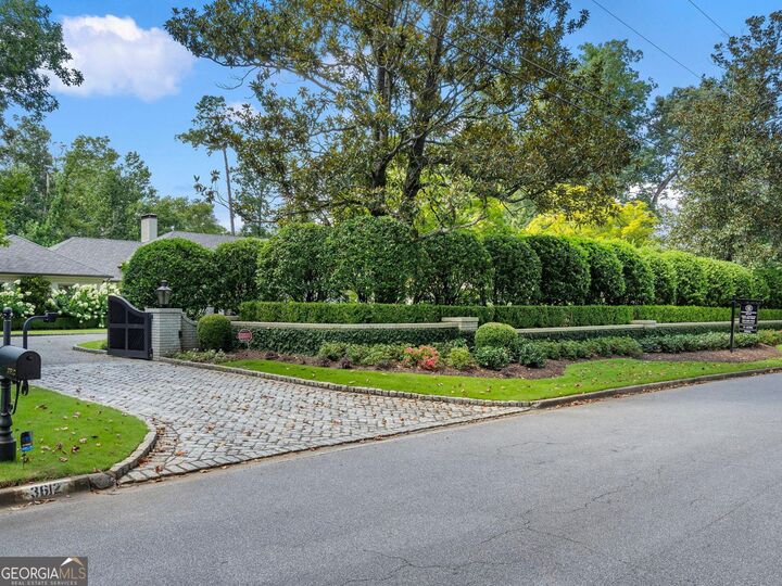 Property Photo: 3612 Castlegate Drive NW GA 30327