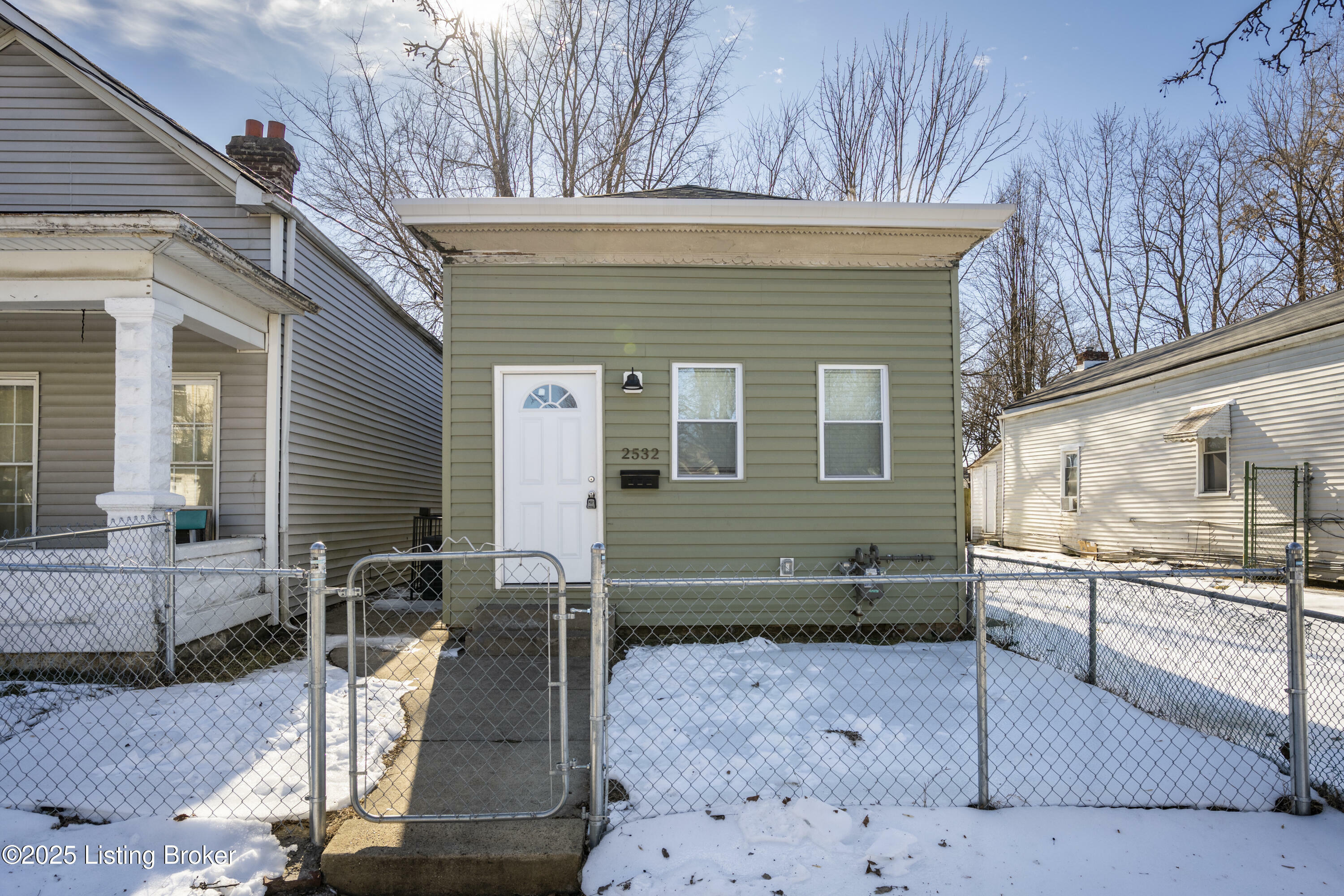 Property Photo:  2532 Saint Cecilia St  KY 40212 