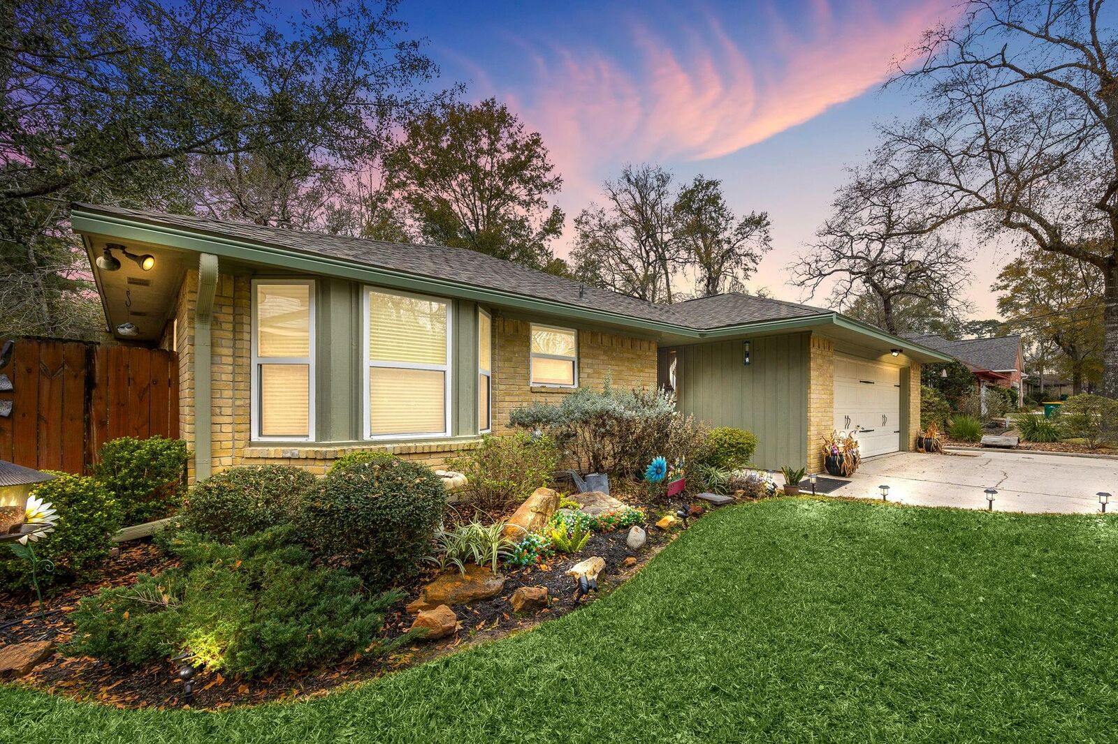 Property Photo:  375 Rolling Hills Drive  TX 77304 