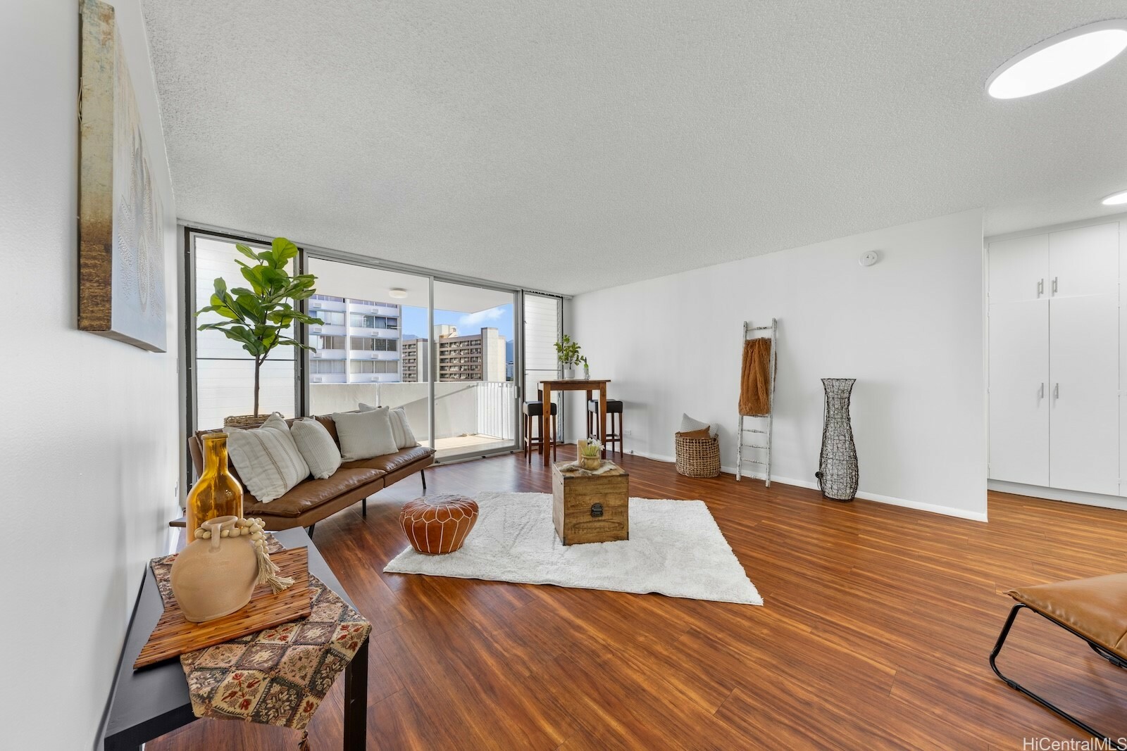 Property Photo: 1561 Kanunu Street 1201 HI 96814