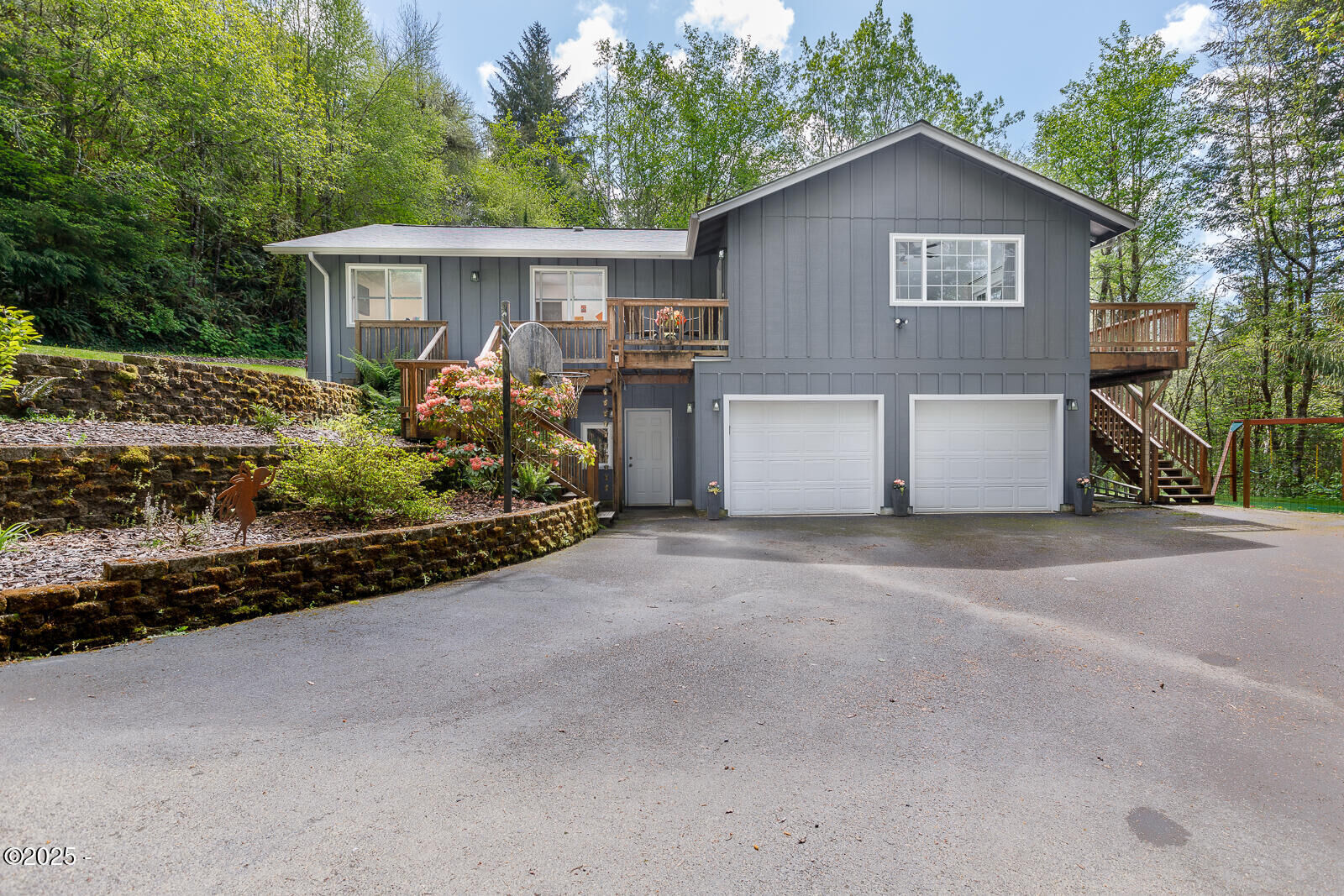 Property Photo:  200 NE Magnolia Street  OR 97391