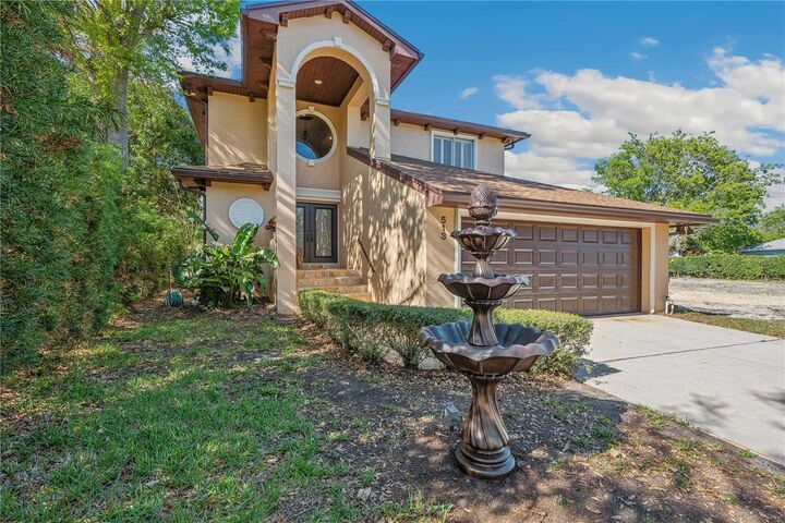 Property Photo:  513 Suwanee Circle  FL 33606 