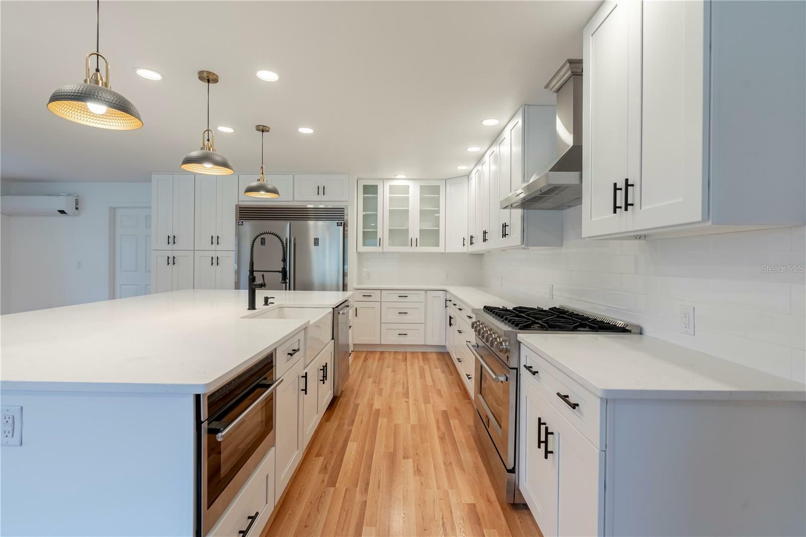 Property Photo: 25335 Troon Avenue FL 32776