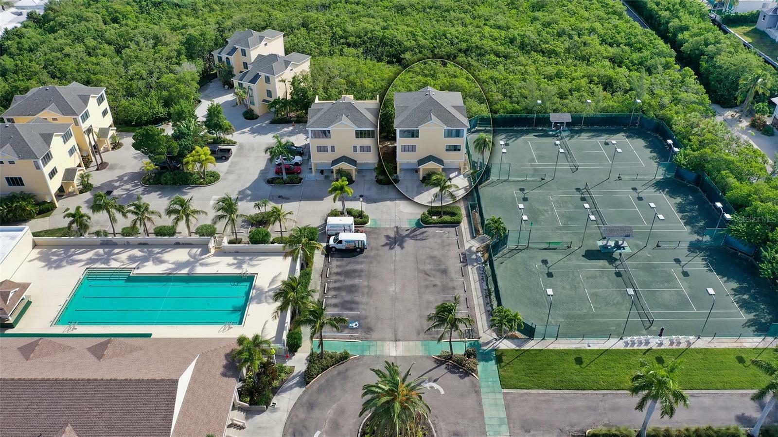 Property Photo: 653 Cedars Court FL 34228