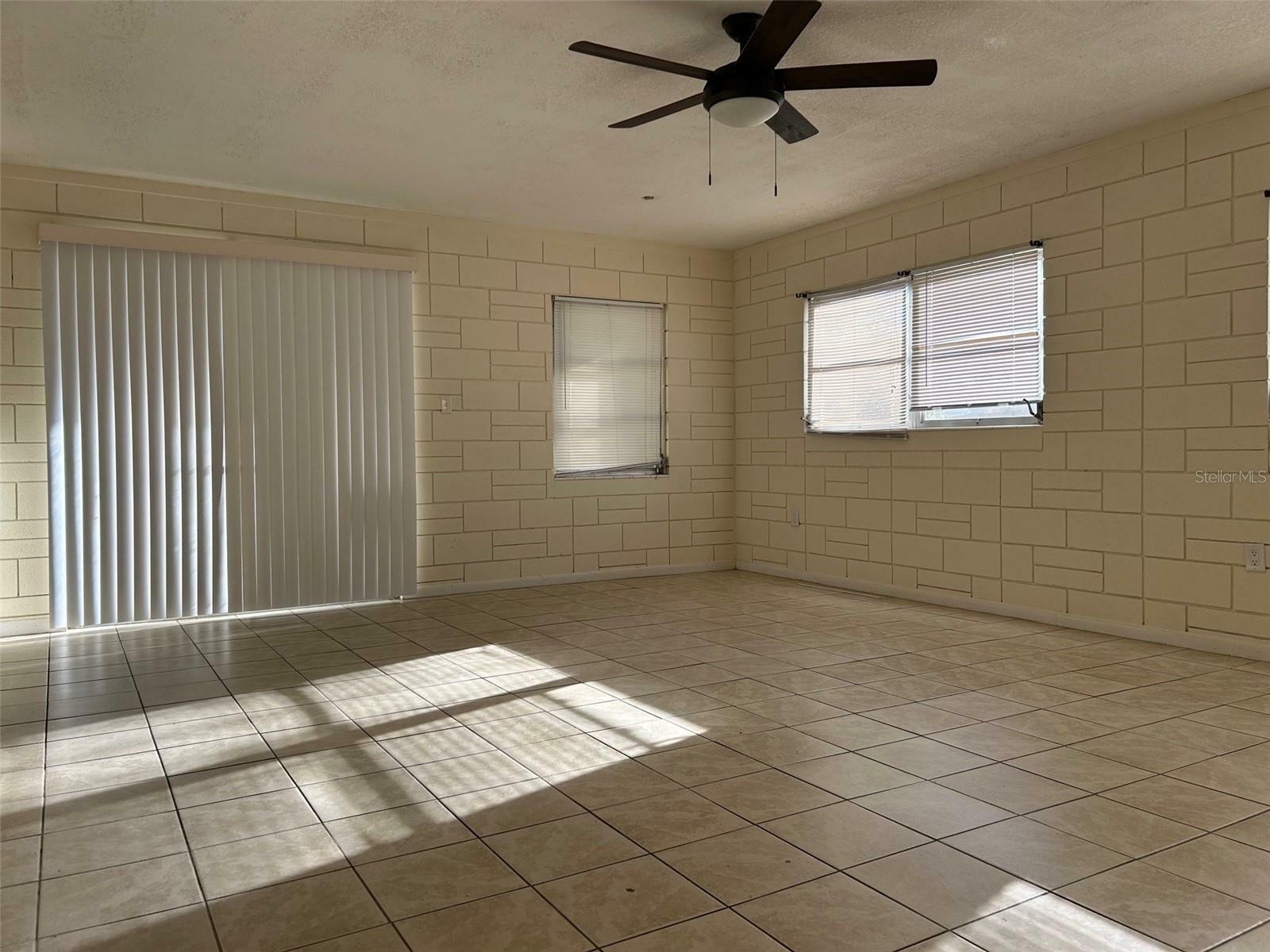 Property Photo:  609 Scenic Street  FL 34748 