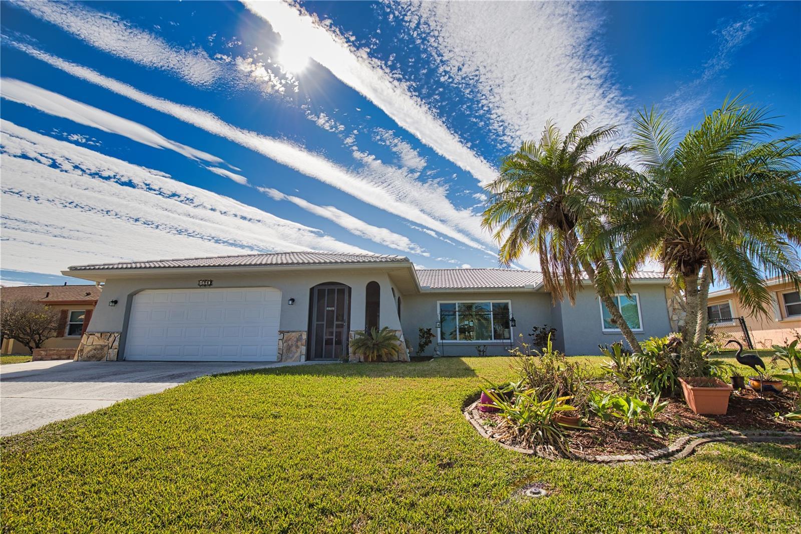 Property Photo: 1290 Cambridge Drive FL 34293