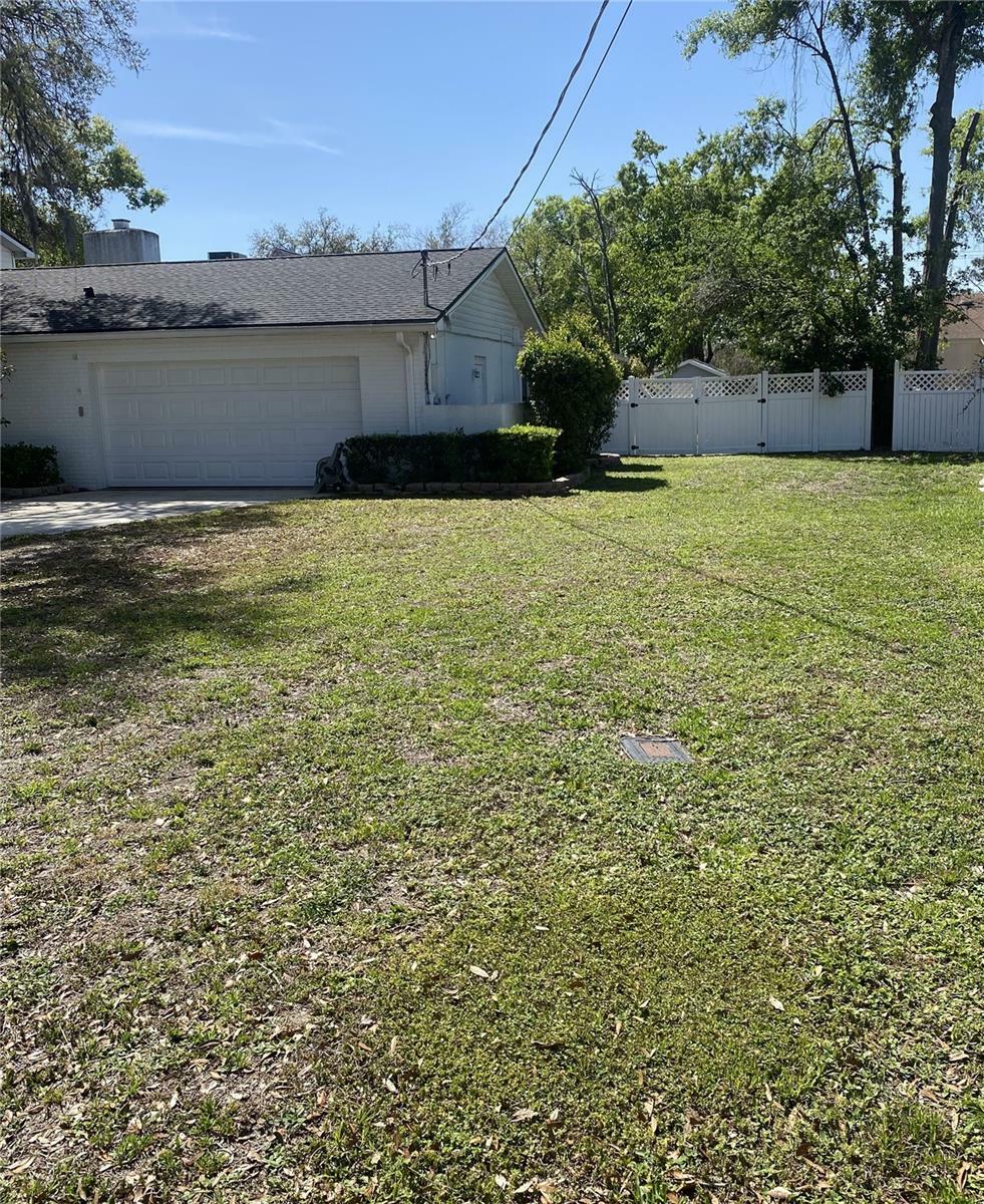 Property Photo:  6919 Greenhill Place  FL 33617 