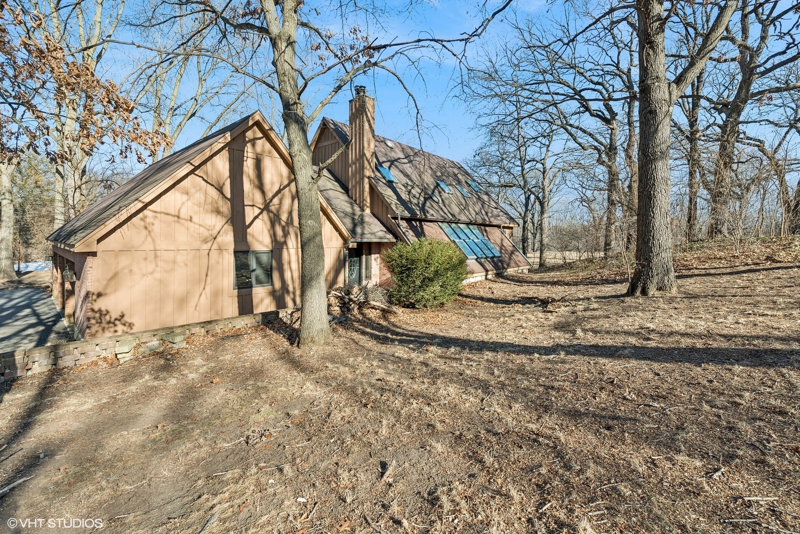 Property Photo:  2800 Kingston Drive  IL 60042 