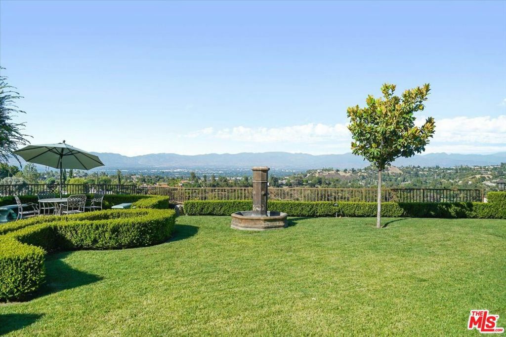 Property Photo: 19000 Dorlon Drive CA 91356