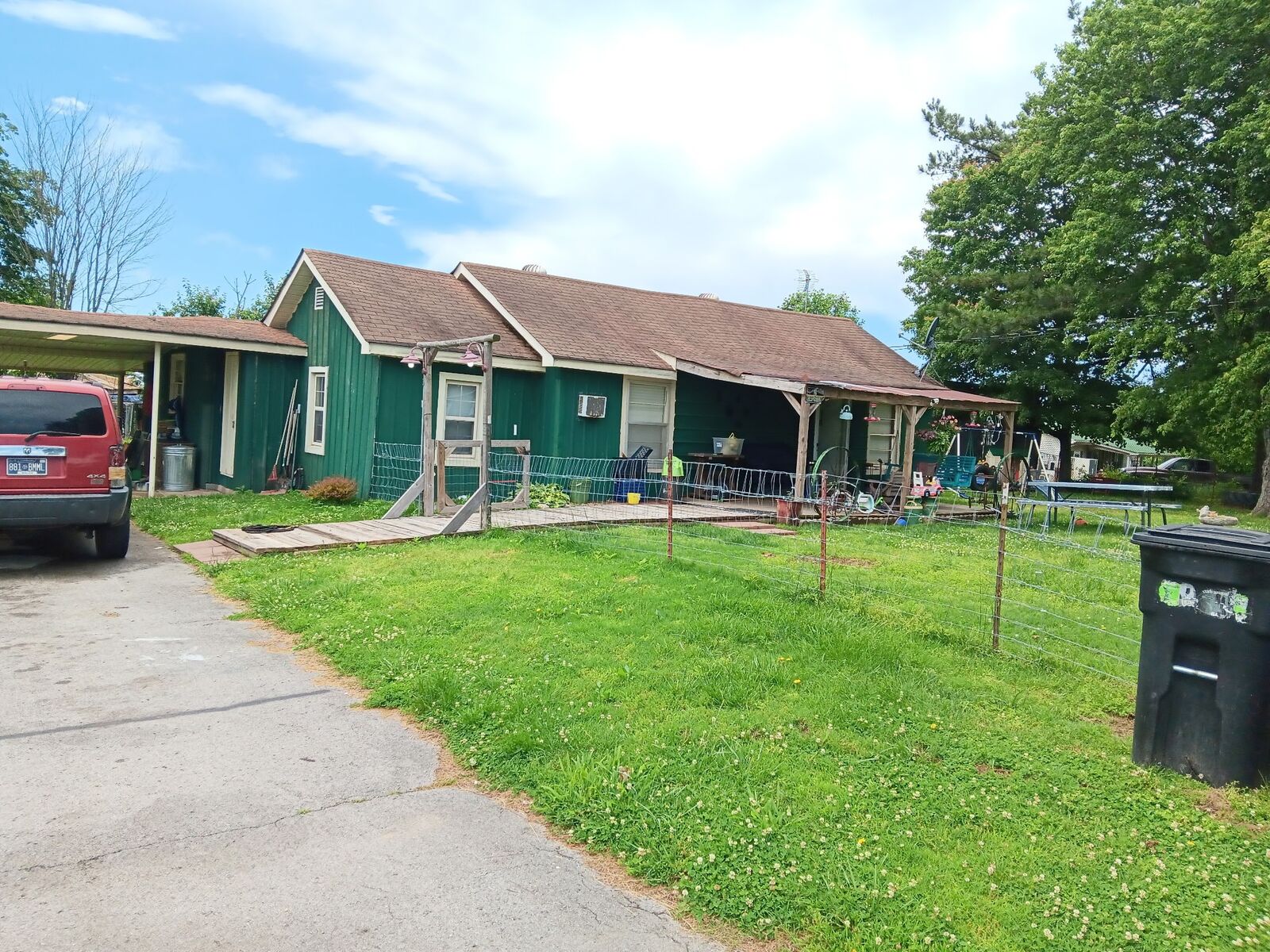 Property Photo: 1701 Wixtown Rd TN 37186