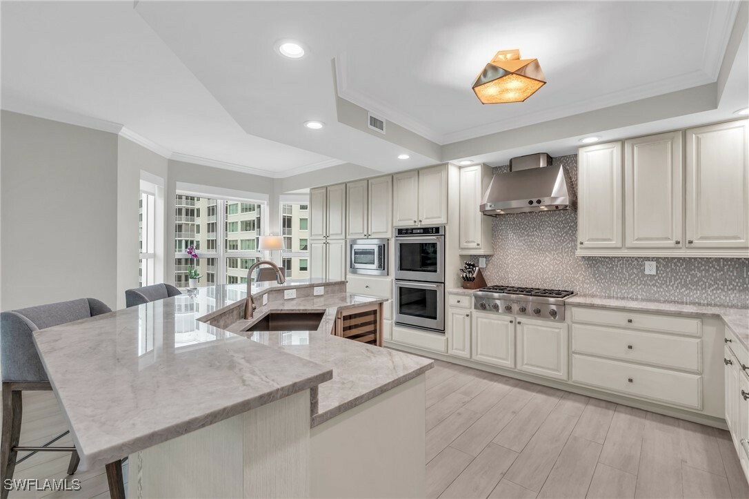 Property Photo: 285 Grande Way 1406 FL 34110