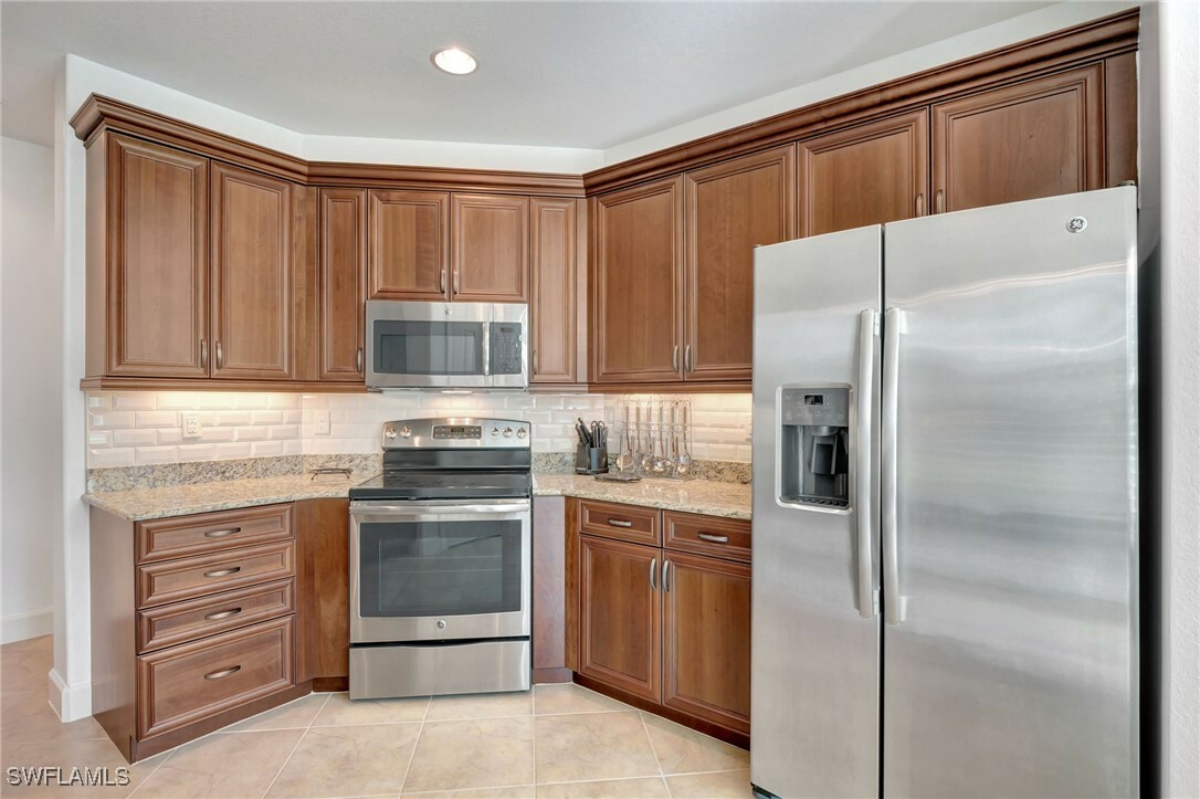 Property Photo:  8060 Players Cove Drive 101  FL 34113 