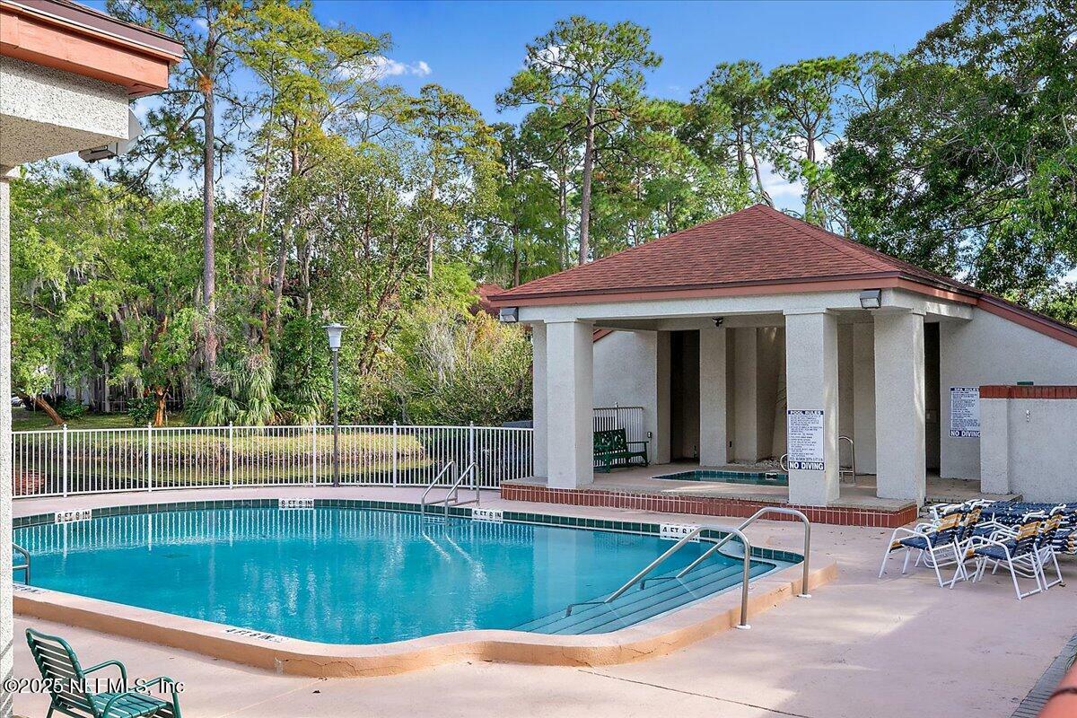 Property Photo: 1201 Wood Hill Place 1201 FL 32256