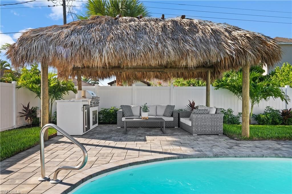 Property Photo:  538 106th Ave N  FL 34108 