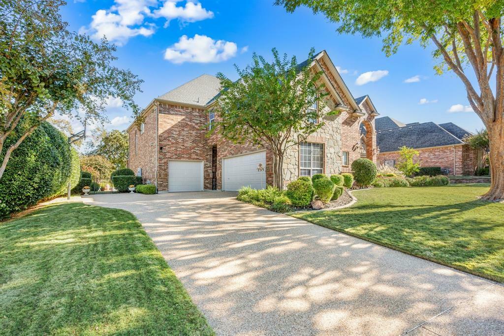 Property Photo:  918 Amanda Drive  TX 76063 