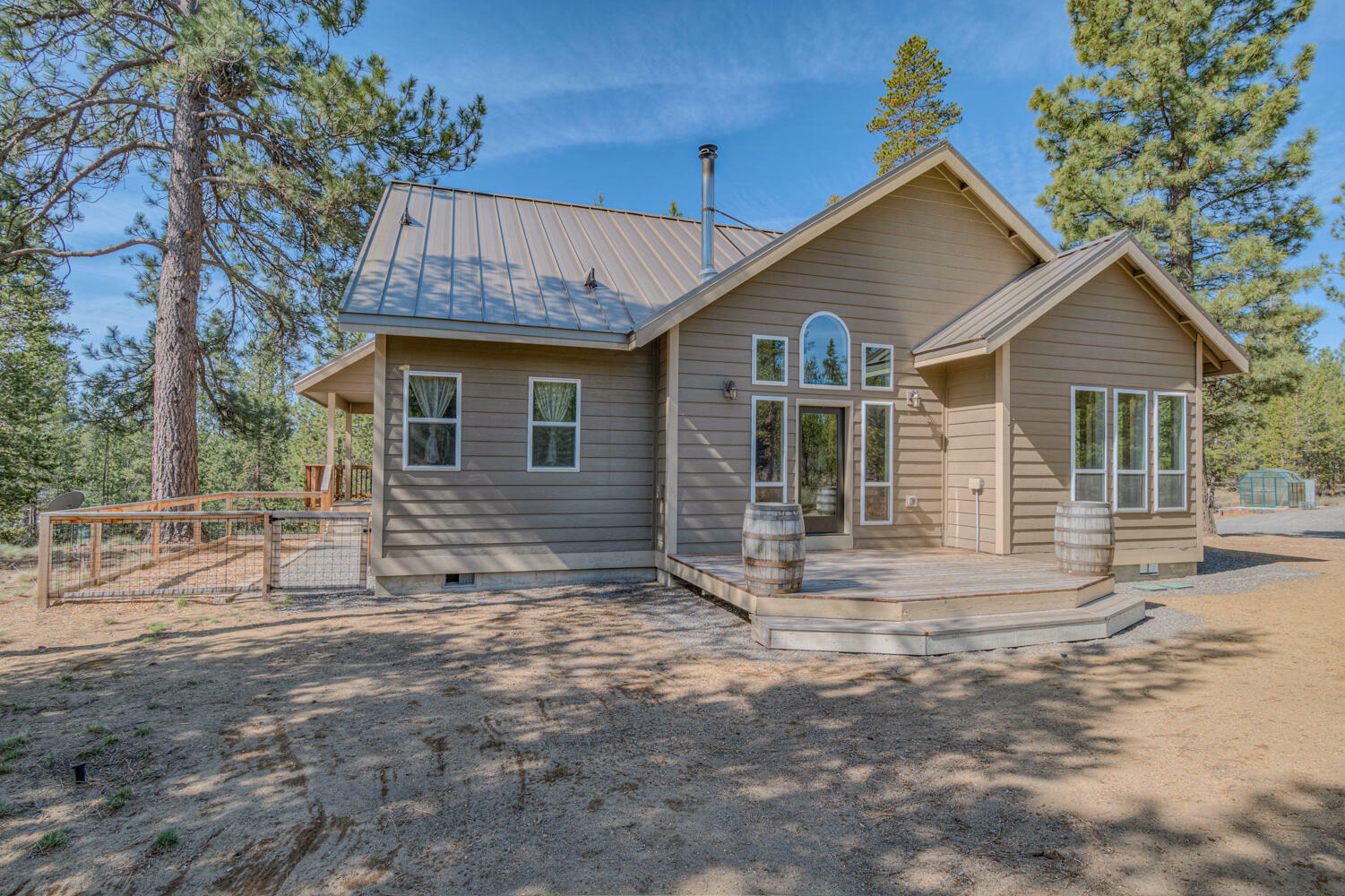 Property Photo: 15174 Yellow Pine Loop SE OR 97707