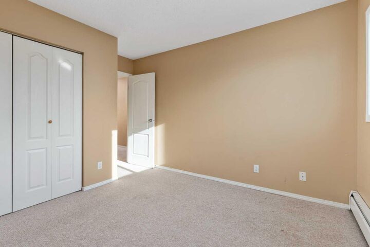 Property Photo: 5418 52 Street 403 AB T4V 4A6