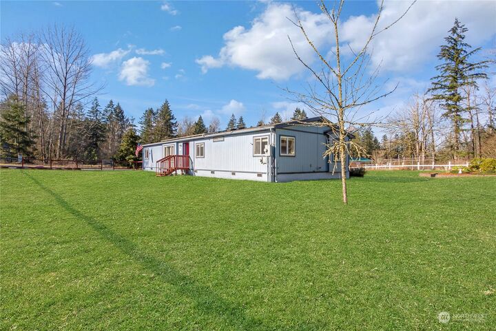 Property Photo:  11307  Woodbrook Road E  WA 98338 