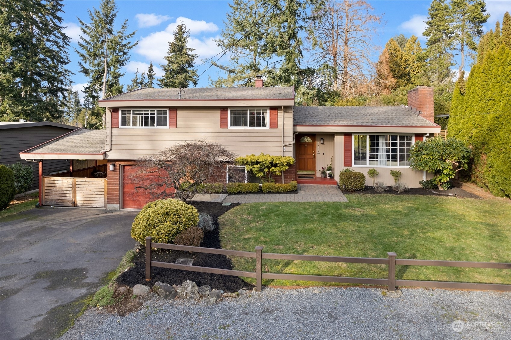 Property Photo:  8707  Madrona Lane  WA 98026 