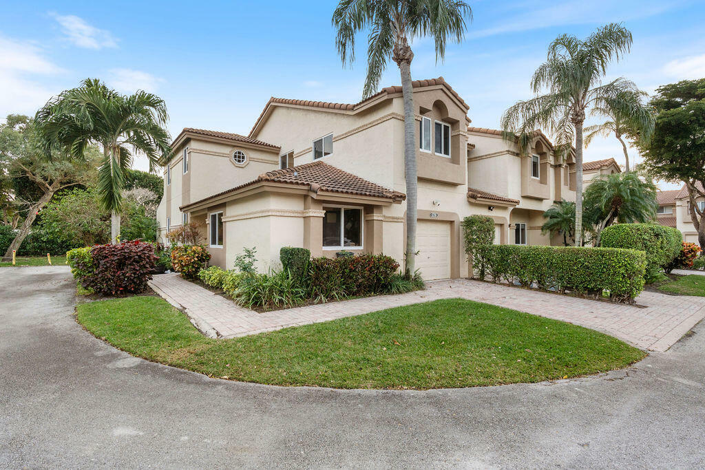 Property Photo: 6798 Via Regina FL 33433
