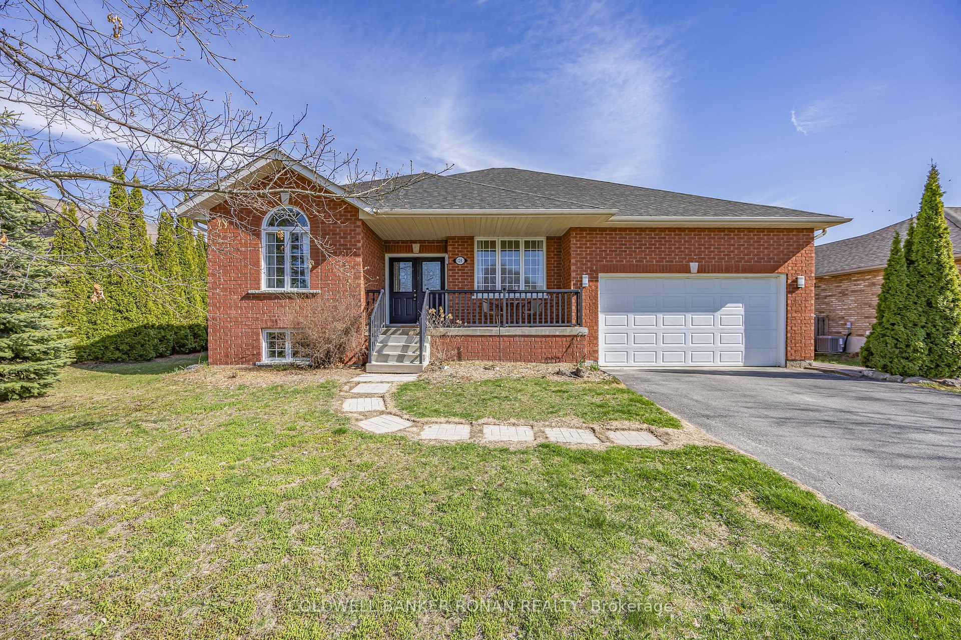 Property Photo: 28 Dekker Street ON L0M 1J0