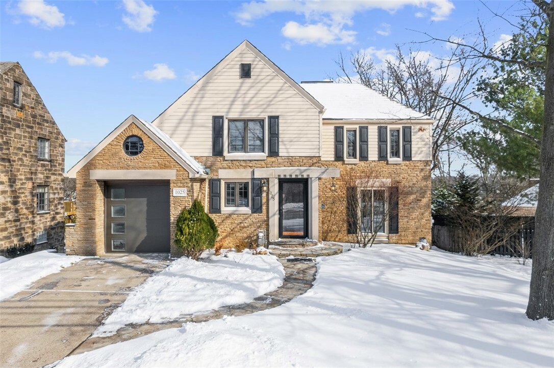 Property Photo: 1025 Firwood Dr PA 15243