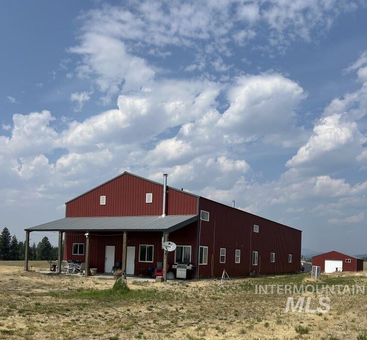 Property Photo:  1401 East Road  ID 83823 