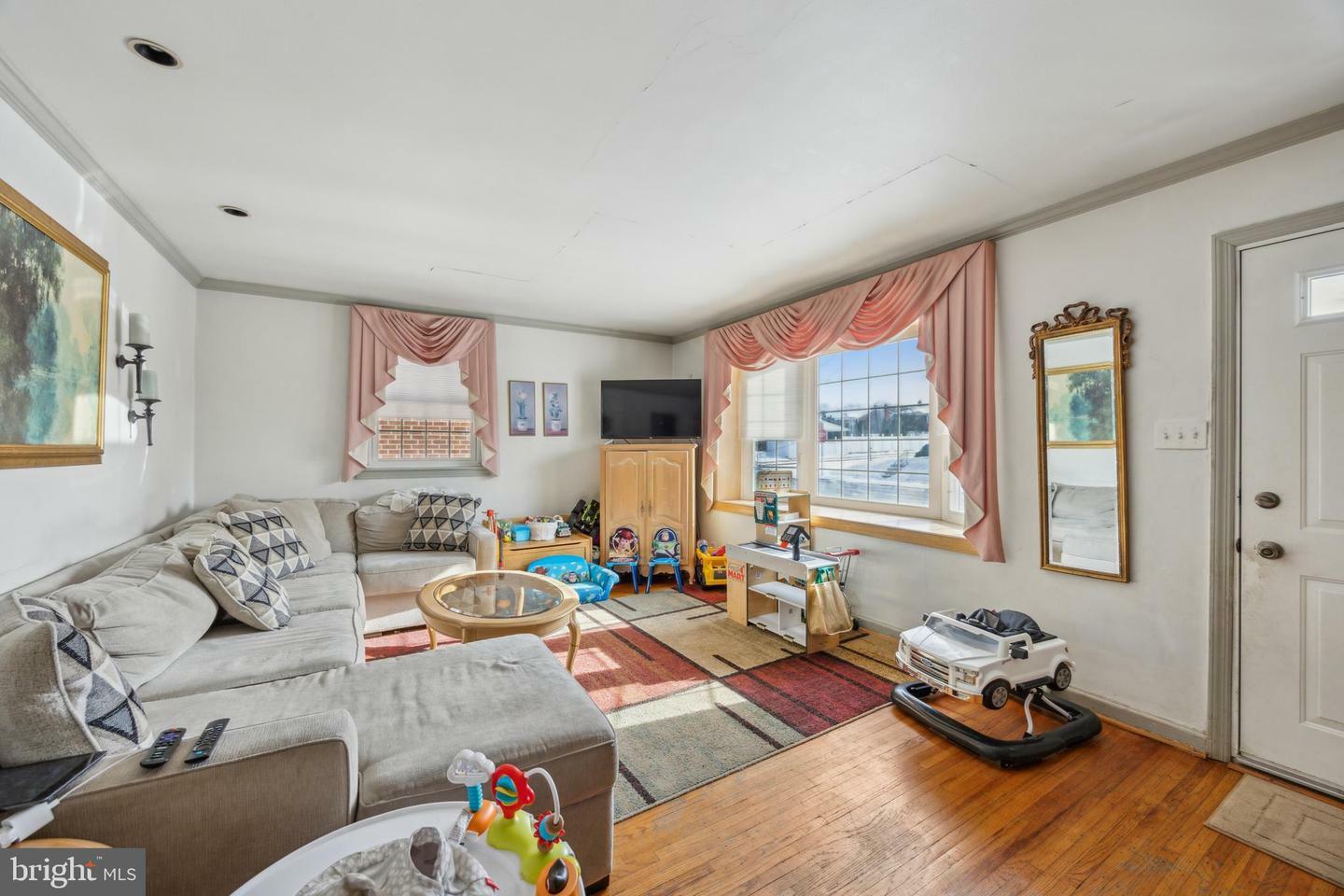 Property Photo:  7612 Brous Avenue  PA 19152 