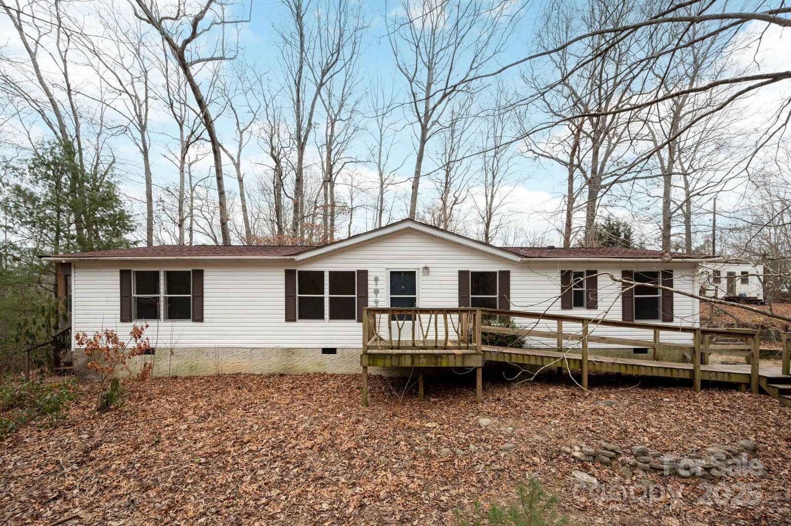 Property Photo:  242 Breezy Mountain Lane  NC 28759 