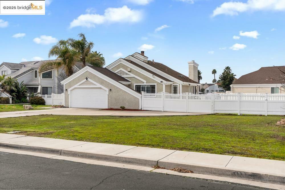 Property Photo:  2102 Portside Ct  CA 94505 