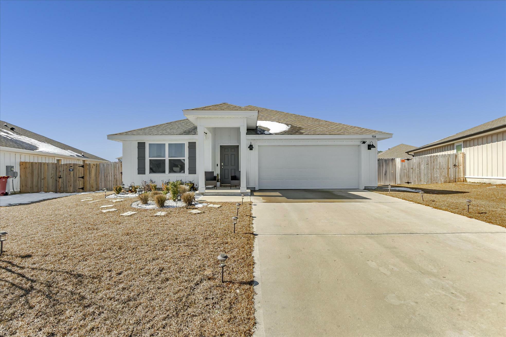 Property Photo: 904 Sandbar Loop FL 32539