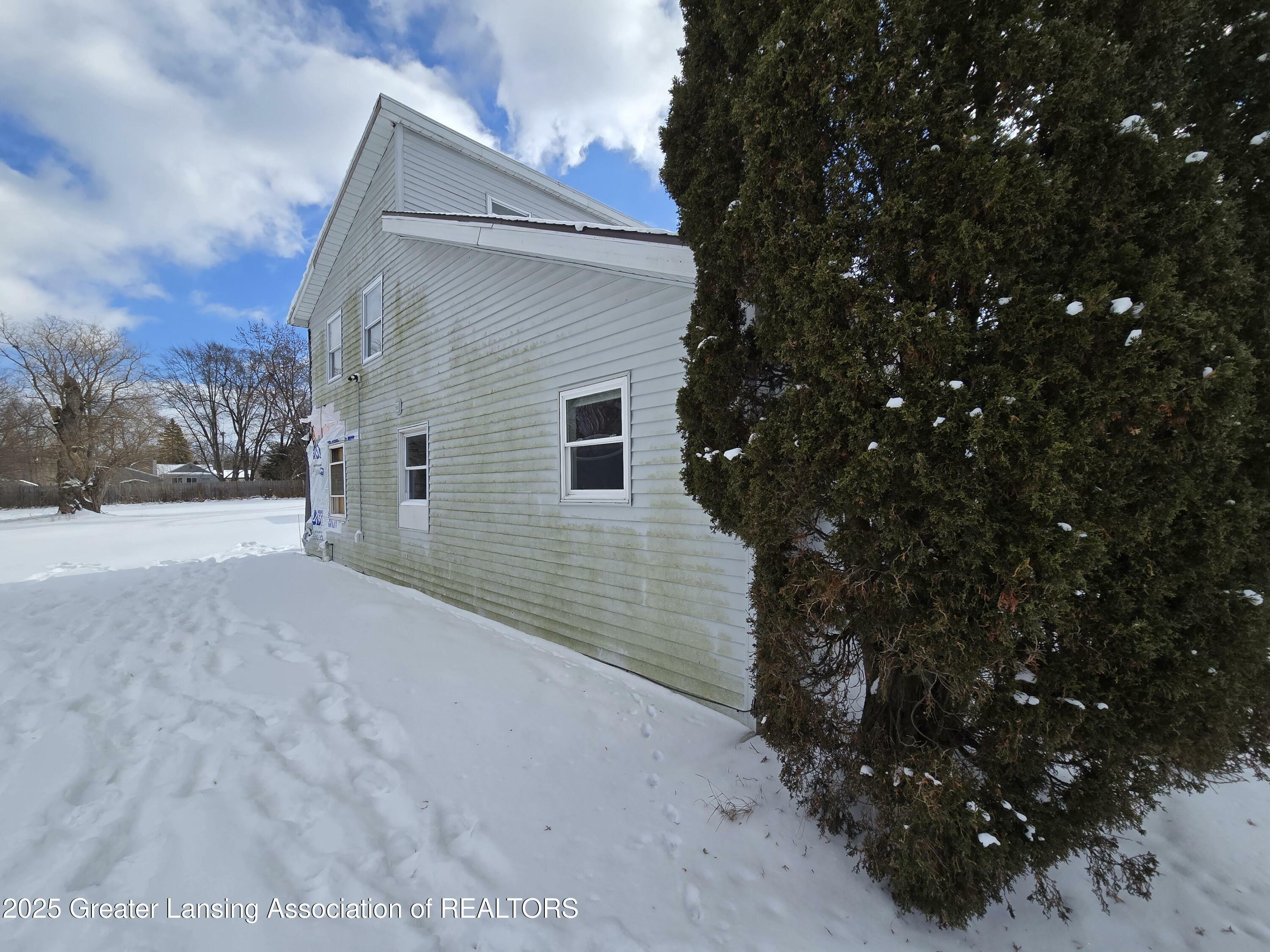 Property Photo:  4805 Hughes Road  MI 48910 