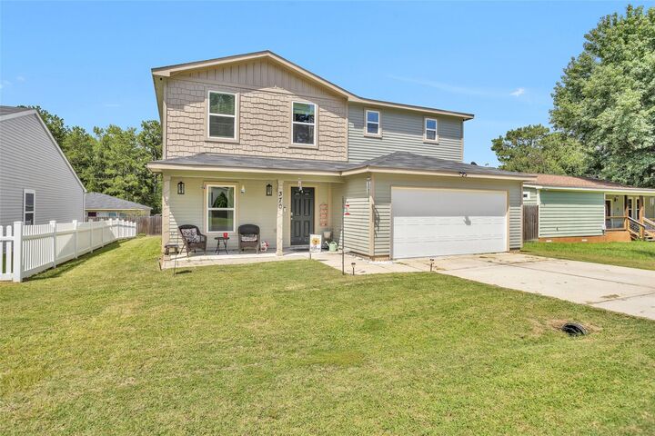 Property Photo: 370 Goldenrod TX 77351