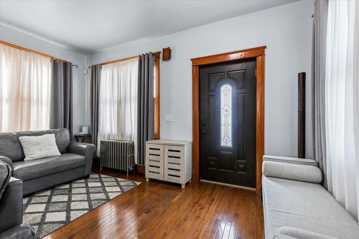 Property Photo:  1444 Gillespie Avenue  NY 10461 