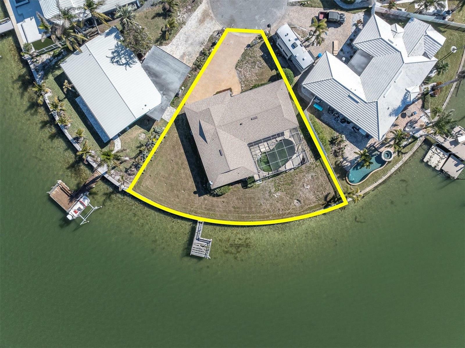 Property Photo:  495 Bath Club Boulevard N  FL 33708 