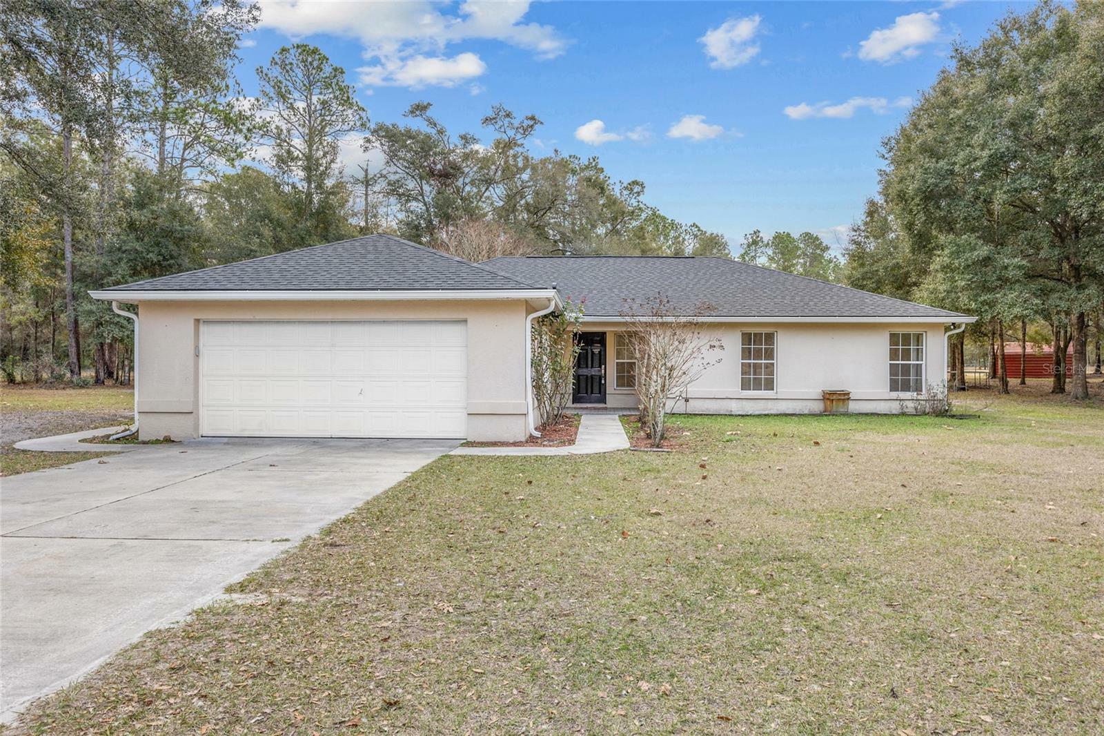 Property Photo: 17927 SW 95th Avenue FL 32618