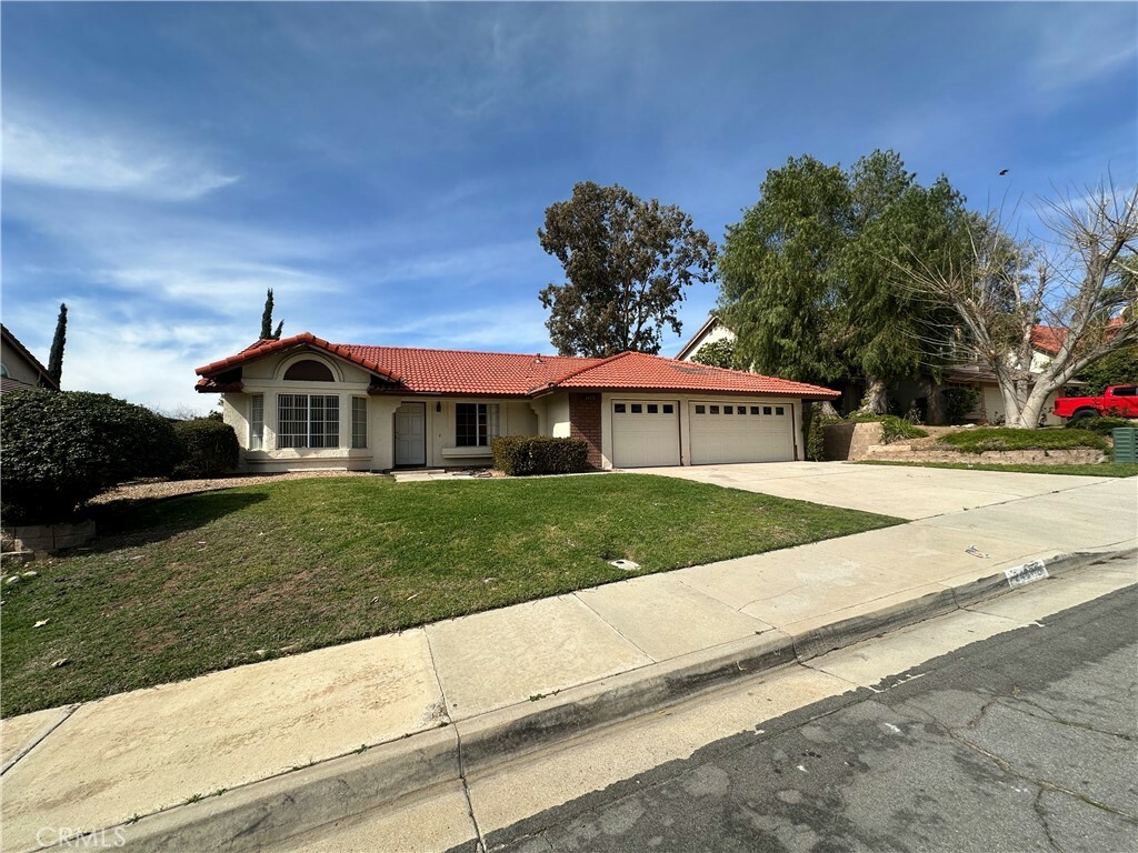 Property Photo:  24372 Rimview Road  CA 92557 